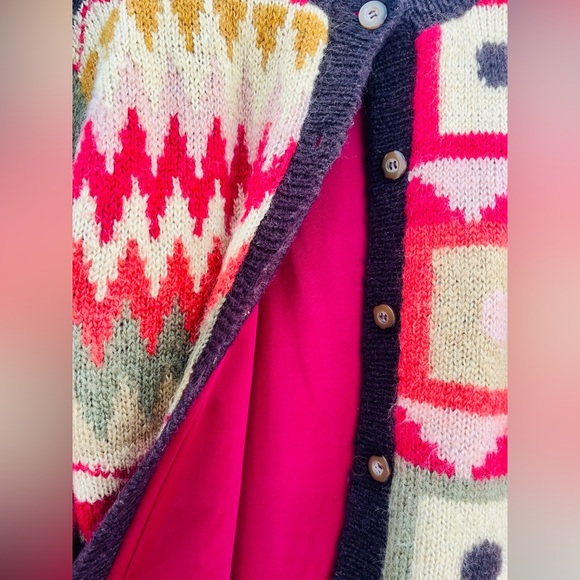 Vintage Pink and Cream Patterned Cardigan - Picture 2 of 6
